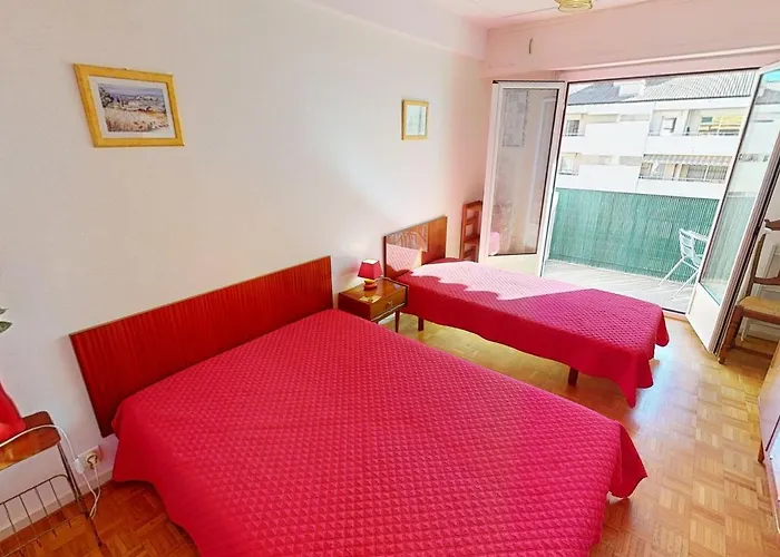 شقة Climatise Avec Balcon, Centre - Fr-1-196-345 مينتون