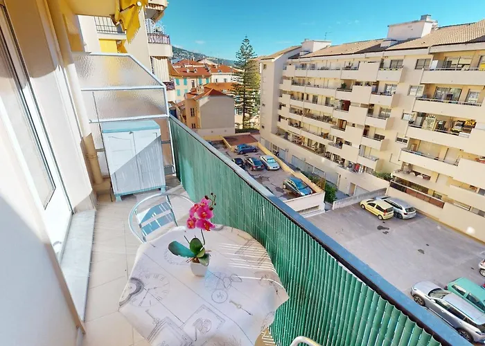 شقة Climatise Avec Balcon, Centre - Fr-1-196-345 *